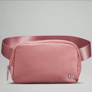 Lululemon - Everywhere Belt Bag in Pink Pastel